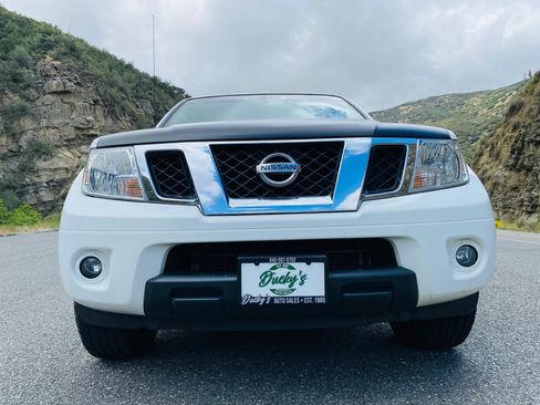 Used 2018 Nissan Frontier SV RWD image 7