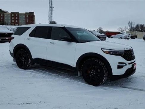 Used 2022 Ford Explorer ST w/ Equipment Group 401A image 2