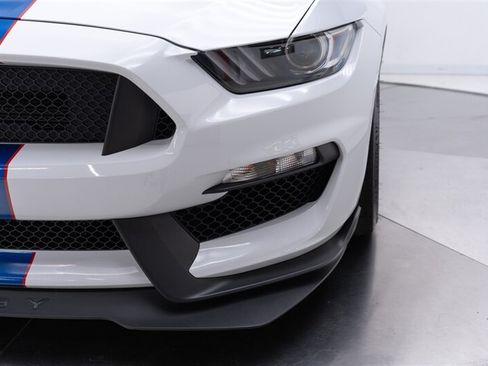 Used 2017 Ford Mustang Shelby GT350R w/ GT350R Equipment Group 920A RWD image 21