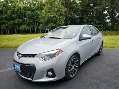 Used 2016 Toyota Corolla S FWD image 3