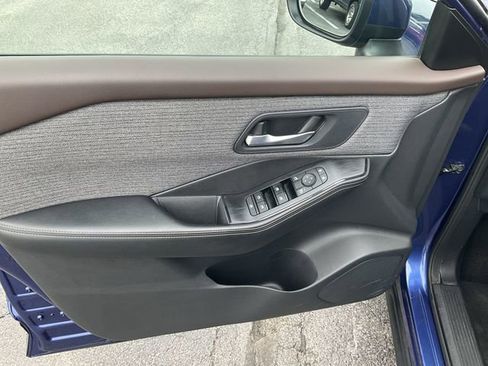 Used 2022 Nissan Rogue SV AWD/4WD image 24