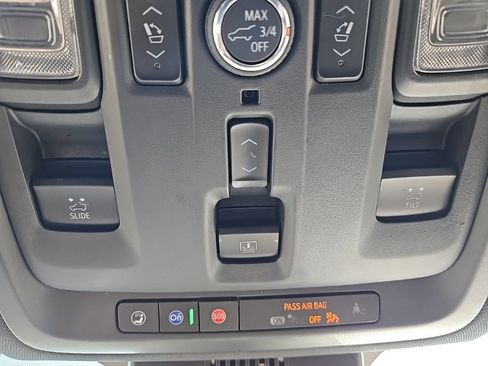 Used 2023 Chevrolet Tahoe Premier AWD/4WD image 45