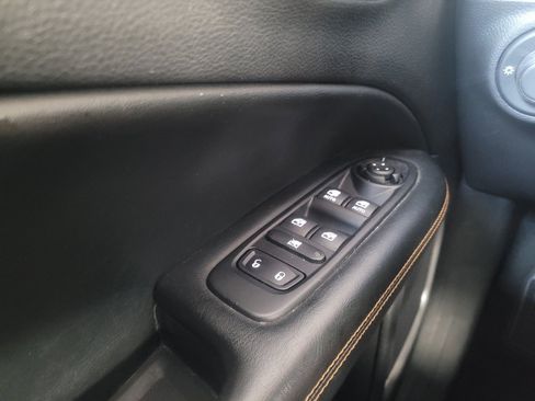 Used 2020 Jeep Compass Limited FWD image 27