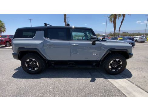 Used 2024 GMC Hummer EV 2X w/ Extreme Off-Road Package AWD/4WD image 9
