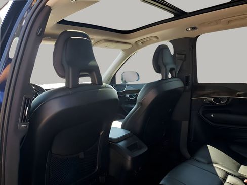 Used 2017 Volvo XC90 T5 Momentum w/ Vision Package image 17