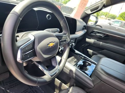 Used 2025 Chevrolet Tahoe LT AWD/4WD image 16