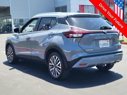 Used 2024 Nissan Kicks SV FWD image 3