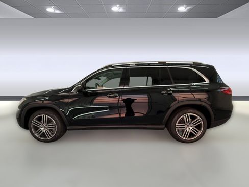 Used 2026 Mercedes-Benz GLS 450 4MATIC image 2