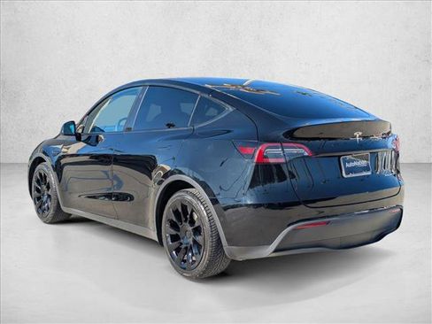 Used 2021 Tesla Model Y Long Range image 8