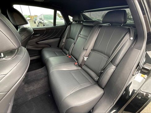 Used 2022 Lexus LS 500 w/ Accessory Package (Z1) image 19