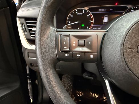 Used 2024 Nissan Rogue S image 15