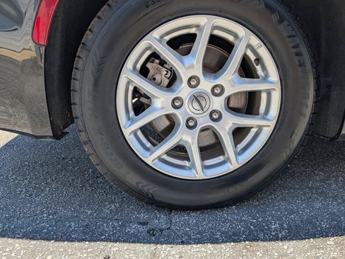 Used 2022 Chrysler Pacifica Touring-L w/ Uconnect Theater Family Group FWD image 15