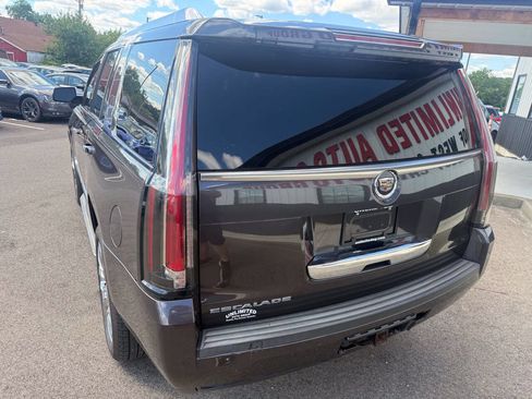 Used 2015 Cadillac Escalade Luxury AWD/4WD image 10