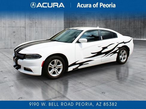 Used 2016 Dodge Charger SE RWD image 1