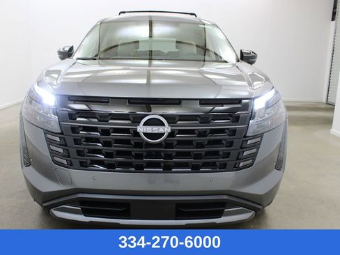 New 2026 Nissan Pathfinder SL image 6