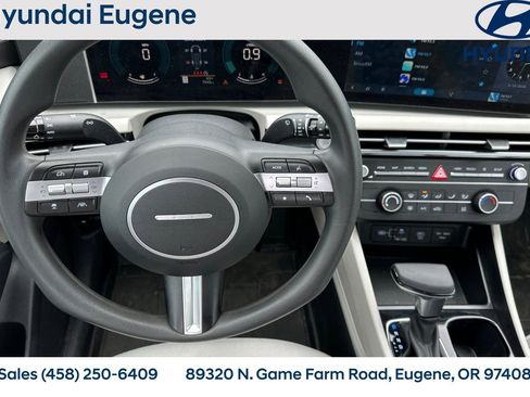 Used 2025 Hyundai Tucson SE image 18