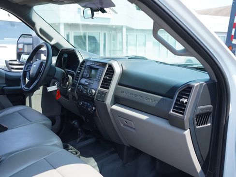 Used 2017 Ford F550 4x4 Crew Cab Super Duty image 2