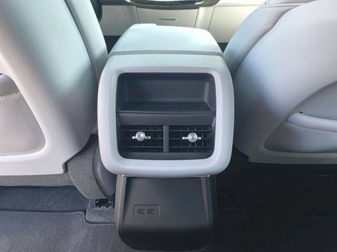 Used 2024 Cadillac Lyriq Luxury RWD image 21