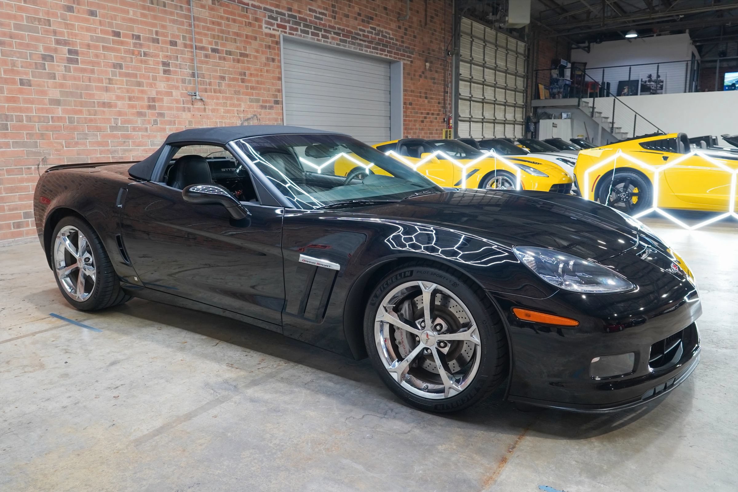 Used 2011 Chevrolet Corvette Grand Sport w/ Preferred Equipment Group RWD image 2