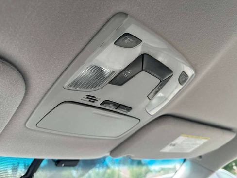 Used 2014 Toyota Sienna LE FWD image 18