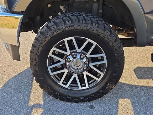 Used 2019 Ford F250 Lariat w/ Lariat Value Package image 6