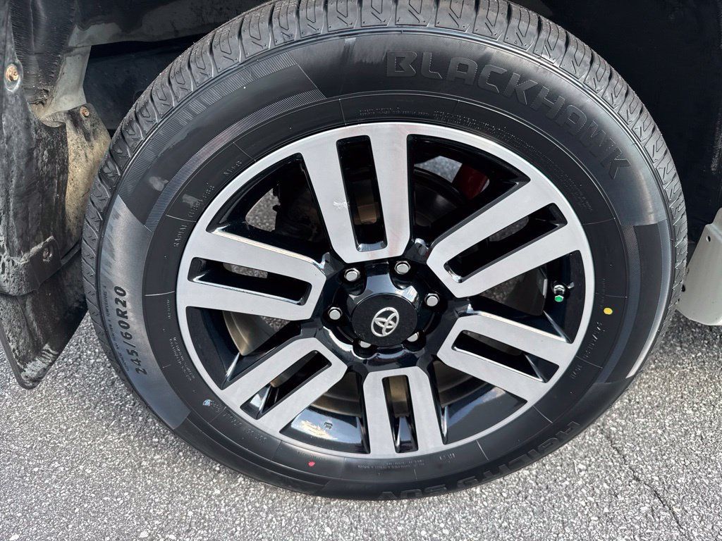Used 2018 Toyota 4Runner Limited AWD/4WD image 9