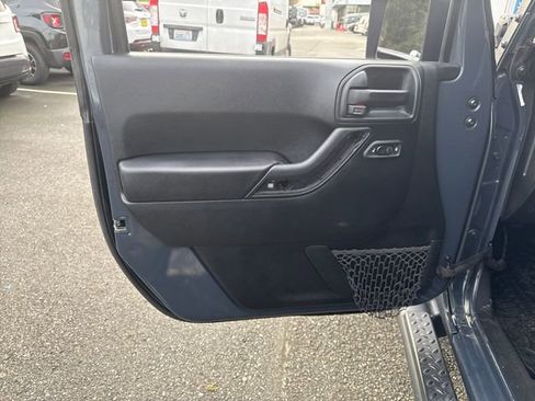 Used 2018 Jeep Wrangler Unlimited Sport S AWD/4WD image 16