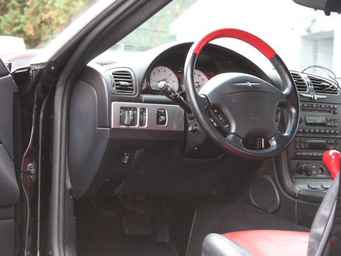 Used 2003 Ford Thunderbird image 31