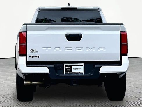 Certified 2024 Toyota Tacoma TRD Off-Road AWD/4WD image 5