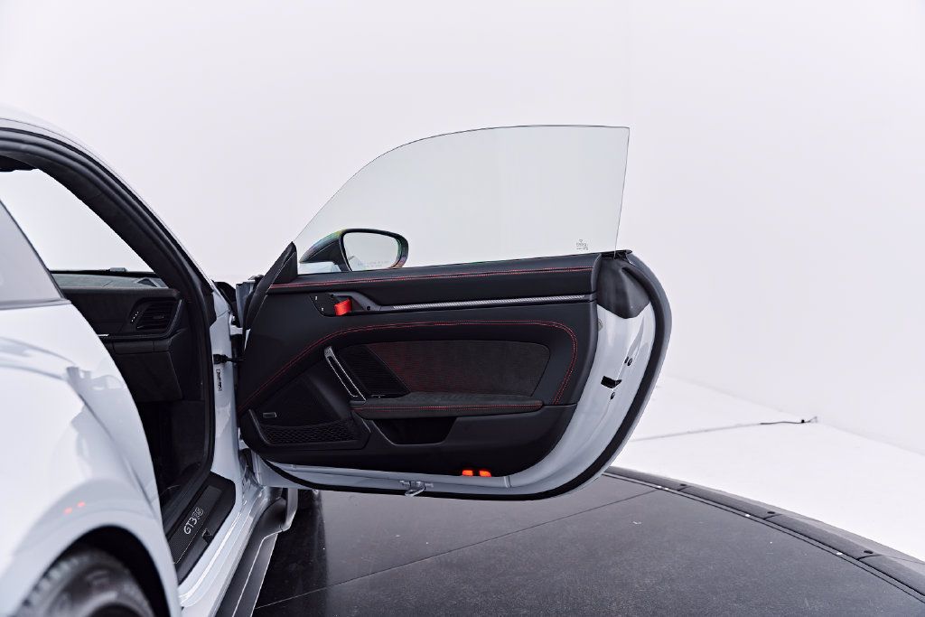Used 2025 Porsche 911 GT3 RS RWD image 36