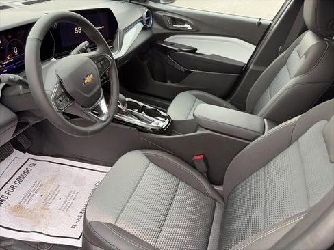 New 2026 Chevrolet Trax LT w/ LT Convenience Package image 16