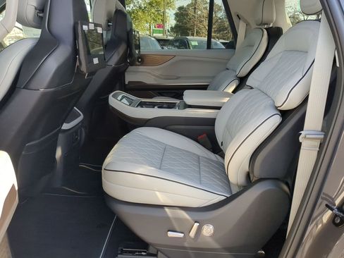 New 2025 Lincoln Navigator L Black Label w/ Black Label Special Edition image 22