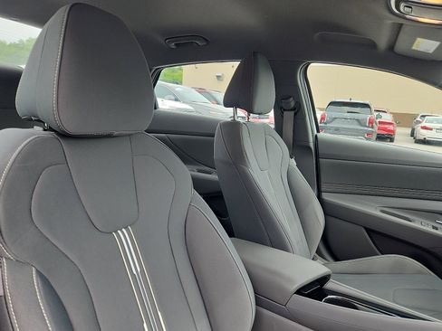 Certified 2023 Hyundai Elantra SEL w/ Convenience Package FWD image 32
