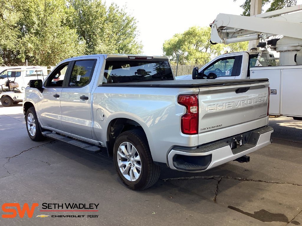Used 2021 Chevrolet Silverado 1500 Custom RWD image 2