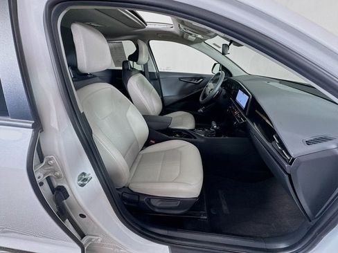Certified 2023 Kia Niro EX Touring FWD image 28