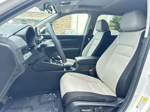 Used 2025 Honda CR-V EX image 14