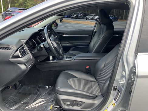 Used 2022 Toyota Camry SE w/ Carpet Mat Package (TMS) FWD image 16