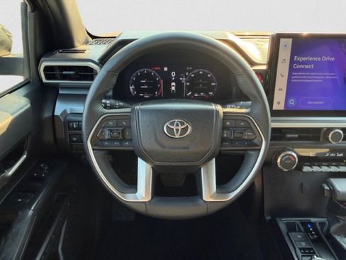 Used 2025 Toyota Tacoma TRD Off-Road AWD/4WD image 13