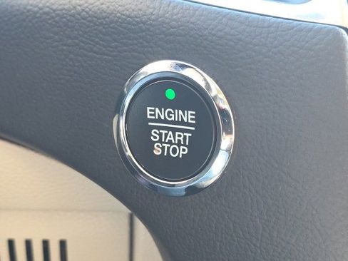 Used 2023 Ford Edge Titanium image 13