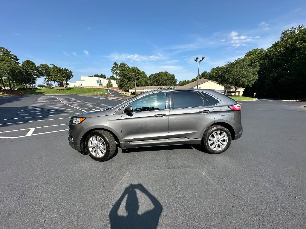 Used 2022 Ford Edge Titanium AWD/4WD image 2