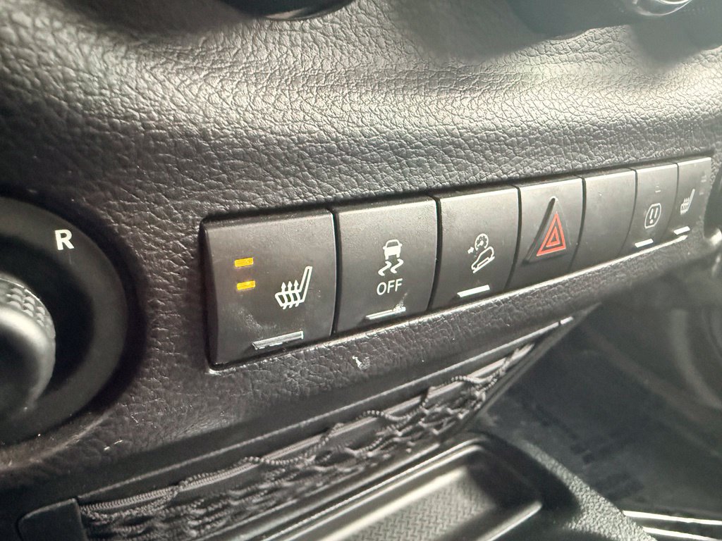 Used 2018 Jeep Wrangler Unlimited Sahara w/ Max Tow Package AWD/4WD image 22