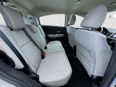 Used 2019 Honda HR-V LX image 17