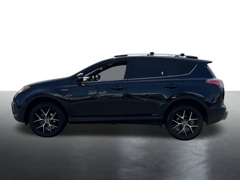 Used 2017 Toyota RAV4 SE AWD/4WD image 5