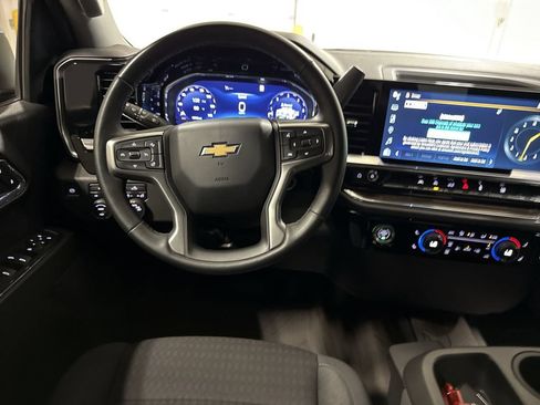 Used 2023 Chevrolet Silverado 1500 LT AWD/4WD image 11