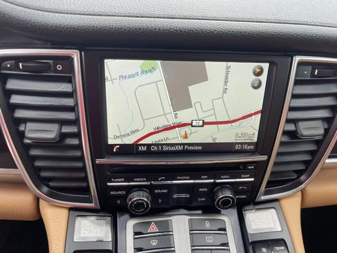 Used 2013 Porsche Panamera 4 Platinum Edition image 36