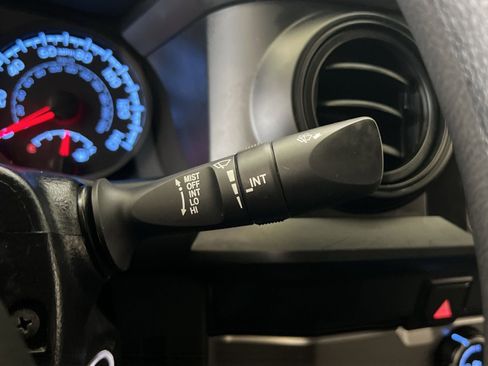 Used 2022 Toyota Tacoma SR w/ SR Convenience Package RWD image 30