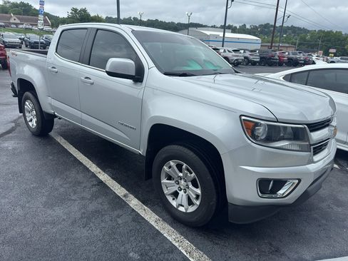 Used 2019 Chevrolet Colorado LT w/ LT Convenience Package AWD/4WD image 3
