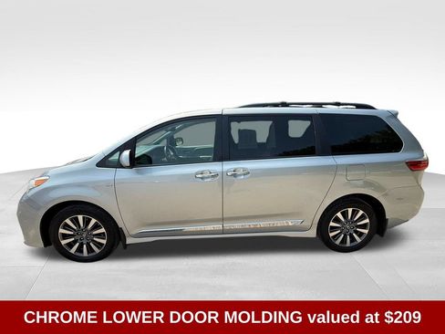 Used 2020 Toyota Sienna XLE Premium AWD/4WD image 4