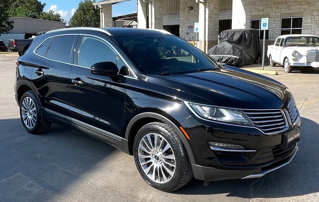 Used 2017 Lincoln MKC Reserve FWD image 2