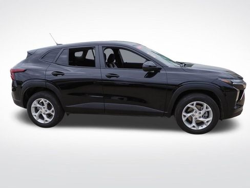 Used 2024 Chevrolet Trax LS w/ LS Convenience Package FWD image 5